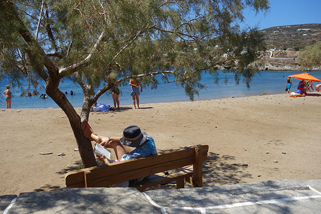 La plage de Fassolou à Sifnos